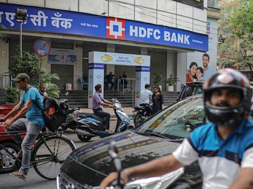 Rate-driven deposit accretion not part of our strategy, says HDFC Bank CFO | Mint