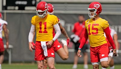 Chiefs' Carson Wentz in 'different' role backing up Patrick Mahomes: 'I'll keep finding ways I can help'