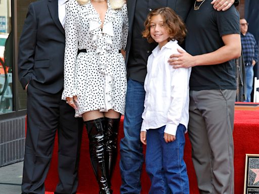 Gwen Stefani's son joins Blake Shelton on stage to make country music debut