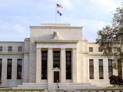 Federal Reserve minutes: Waning inflation, job market slump indicate rate cut ahead | Mint