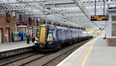 Man caught with three-inch piece of glass at Paisley railway station receives jail term