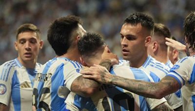 Argentina sonríe con dos pases mágicos de Messi