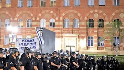 Policía de NY arresta a 282 manifestantes en Universidad de Columbia