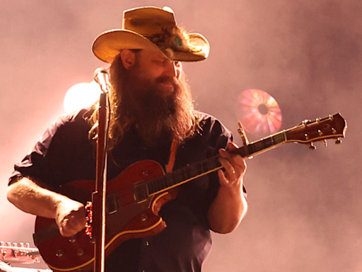 Chris Stapleton Sings Heartbreaking Cover Of "I Hope You Dance" For St. Jude's Children's Hospital