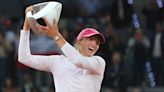 Iga Swiatek topples Aryna Sabalenka in heavyweight title clash for first Madrid Open crown | Tennis.com