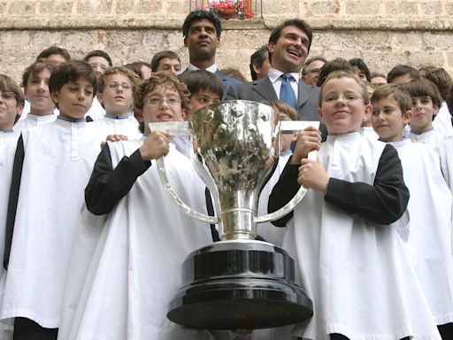 Montserrat y el Barça: una Moreneta junto al túnel de vestuarios