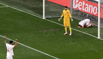 Bizarre own goal helps Portugal qualify for Euro 2024 knockouts after victory against Turkey