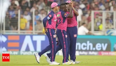 Watch: Rovman Powell’s sensational catch sends RCB skipper Faf du Plessis back in IPL 2024 Eliminator | Cricket News - Times of India