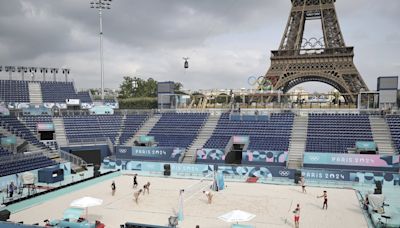 Eiffel Tower stadium wows Olympic beach volleyball players: 'I got goosebumps'