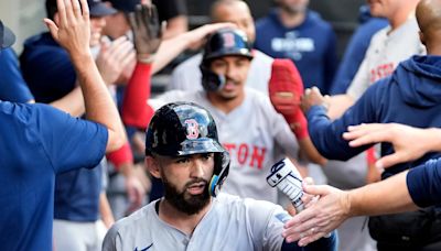 Duran, Valdez homer as Red Sox hand White Sox 14th straight loss, 14-2