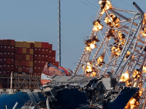 El carguero Dali sería reflotado esta semana después de que explosivos retiraran del buque algunos restos del puente de Baltimore