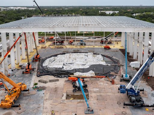 How Palm Beach Gardens is growing: Tiger Woods' golf arena towers over PBSC campus