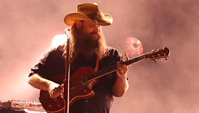 Chris Stapleton Sings Heartbreaking Cover Of "I Hope You Dance" For St. Jude's Children's Hospital