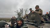 Ucrania recupera más territorio; toma prisioneros de guerra