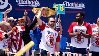 At Hot Dog Eating Contest, a Chance to Crown a New King