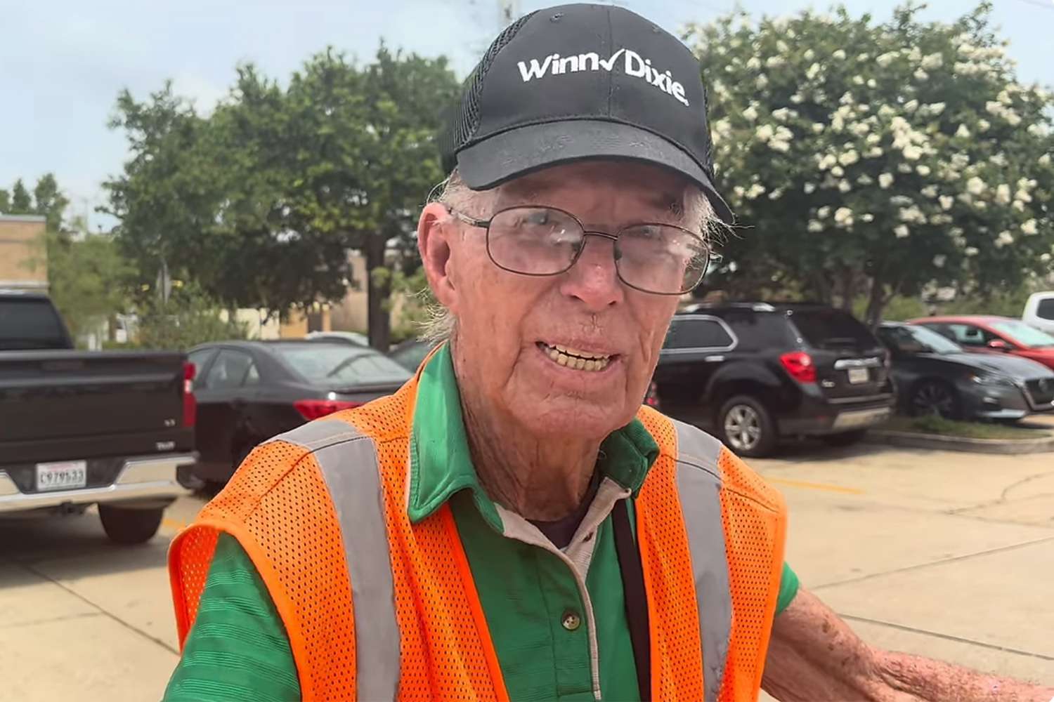 Veteran, 90, Was Working in the Heat on Memorial Day. Within a Day, Over $200K Was Raised So He Could Retire
