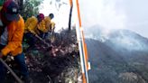 Continúan brigadistas combatiendo incendio forestal en Pátzcuaro