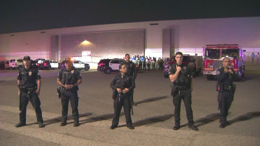 Disturbance involving 200 juveniles forces Carson shopping mall to close