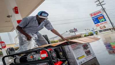 Hurricane Francine brings the rain, with landfall predicted west of New Orleans