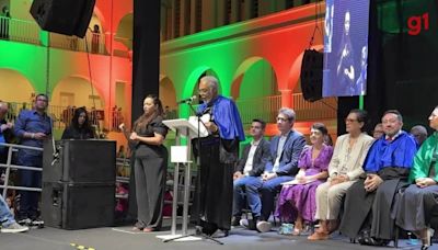 Gilberto Gil recebe título de doutor honoris causa da Universidade Regional do Cariri: 'fizeram pulsar diferente meu coração de menino'