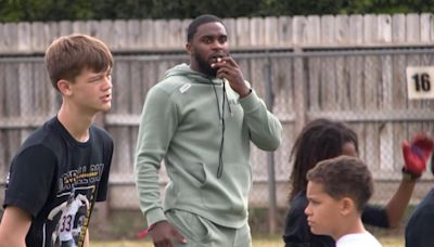 Chicago Bears cornerback Jaylon Johnson hosts youth football camp in Fresno