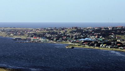 At least 6 dead & 7 missing after fishing boat sinks off Falkland Islands