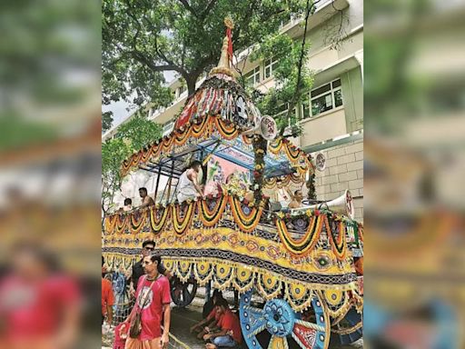 Kolkata’s Rath Yatra begins on a colourful note | English Movie News - Times of India