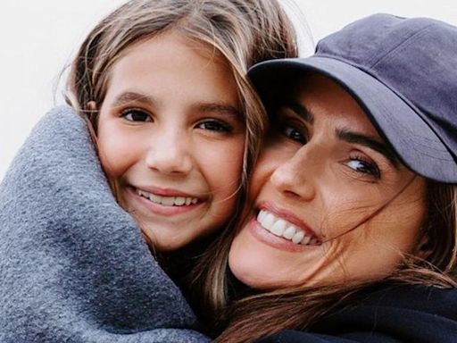 Deborah Secco abre álbum de fotos encantador com a filha em Paris: "Por ela"