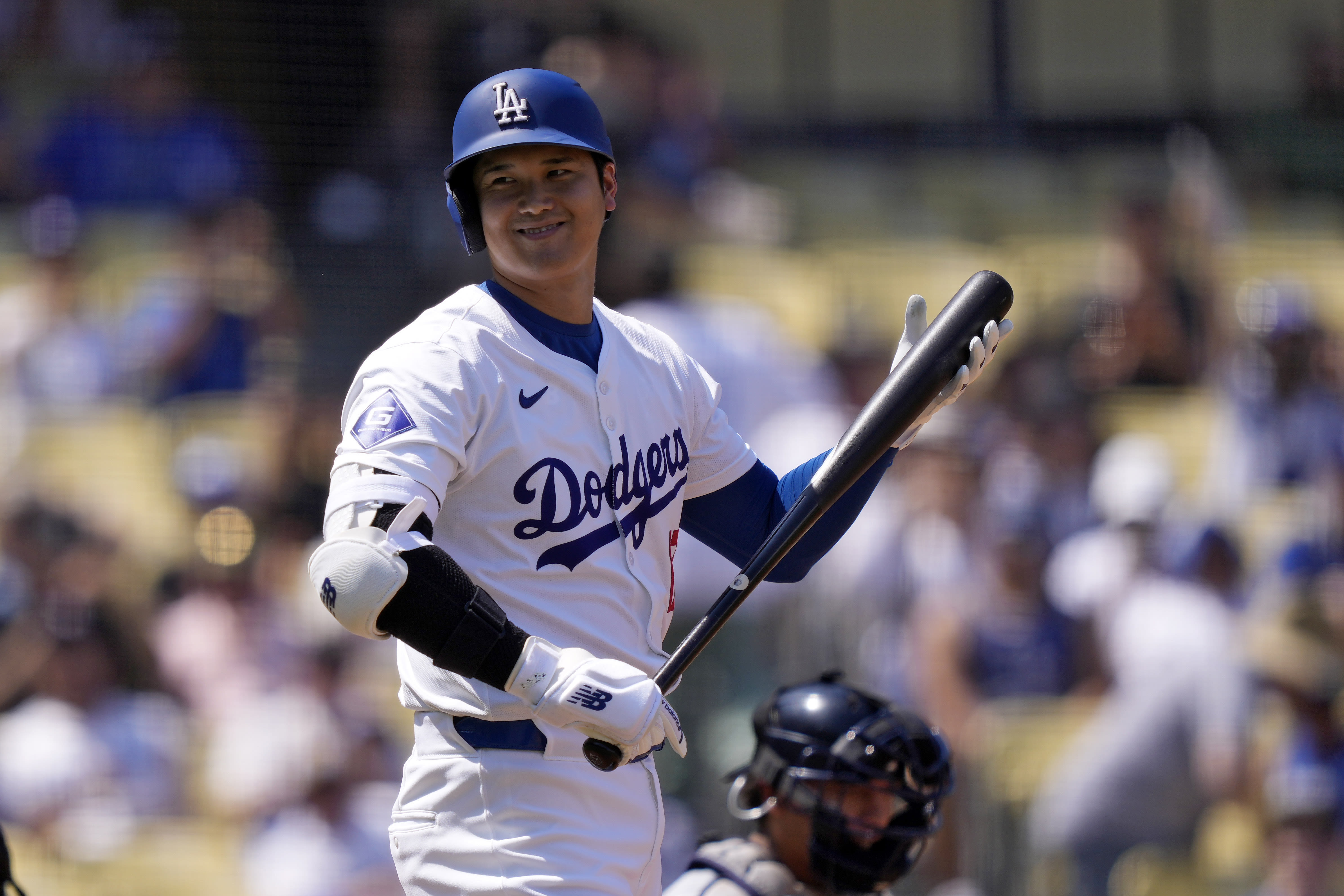 Shohei Ohtani hits 46th home run to match his 46 stolen bases, charging toward 50-50 season