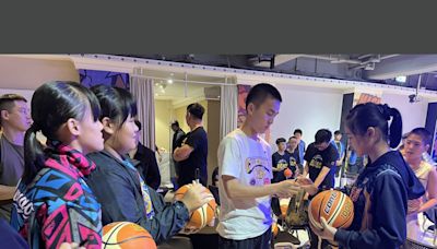 EBL／不曾站上國小聯賽舞台 MVP MVP黃瀚陞今成小球員偶像