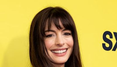 Anne Hathaway revela el rechazo que le causó tener que besar a 10 chicos en un ‘casting’: “Sonaba asqueroso”