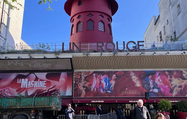 Moulin Rouge’s Windmill Blades Fall Off in Paris