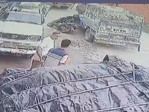 1 Dead In J&K's Hit-And-Run Case, Accident Caught On Camera