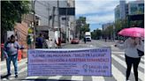 Personal de salud bloquea vialidades principales de la CDMX