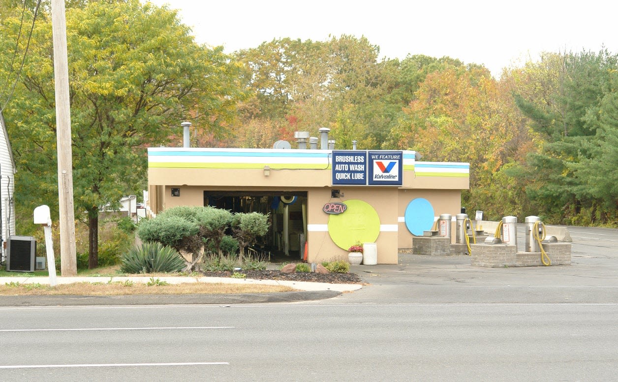 Amid hot demand, Southington car wash property sold for $1.1M