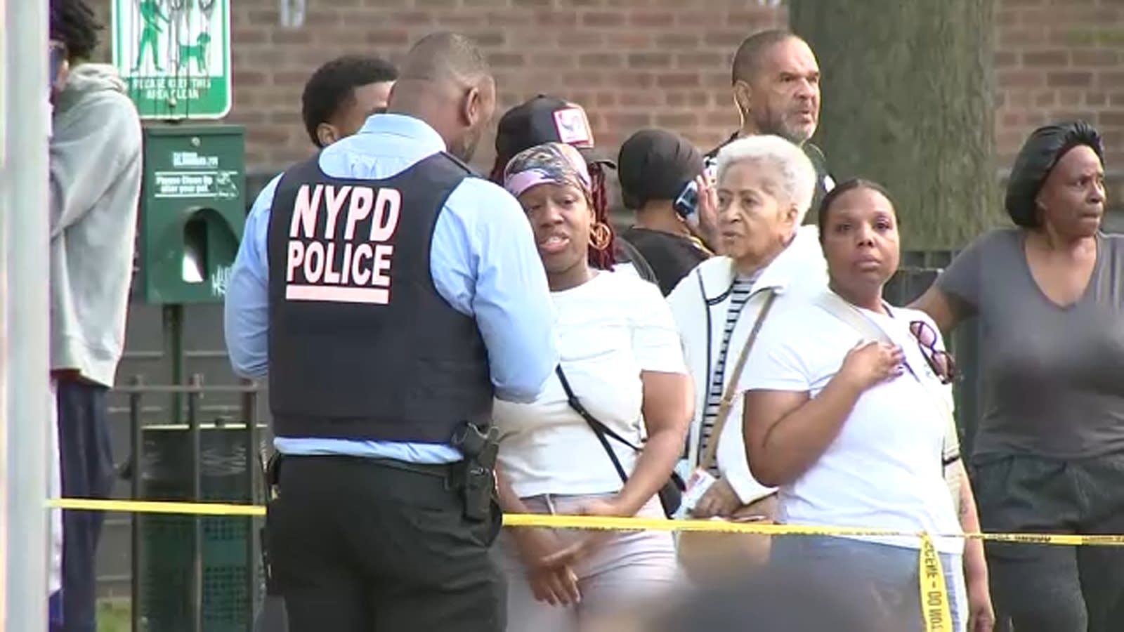 Man fatally shot in head, 17-year-old teen hit in stomach in separate Bronx shootings