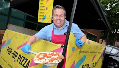 The pop-up food stall that can prepare and cook delicious pizzas in just two minutes