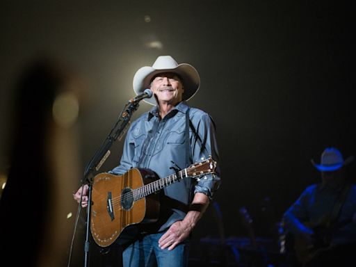 Alan Jackson announces what could be his last Michigan concert ever