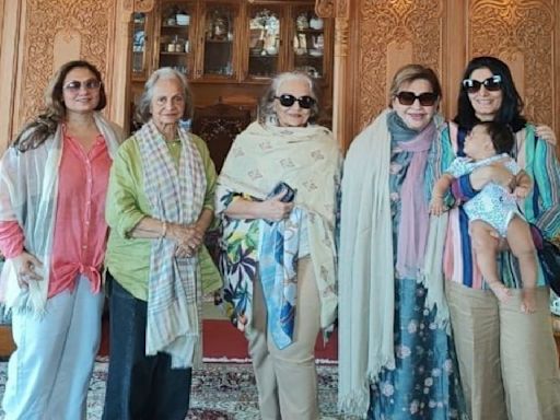 Asha Parekh drops PIC with ‘friends forever’ Waheeda Rehman, Helen from their Srinagar vacation; fans call them ‘Vintage Queens’