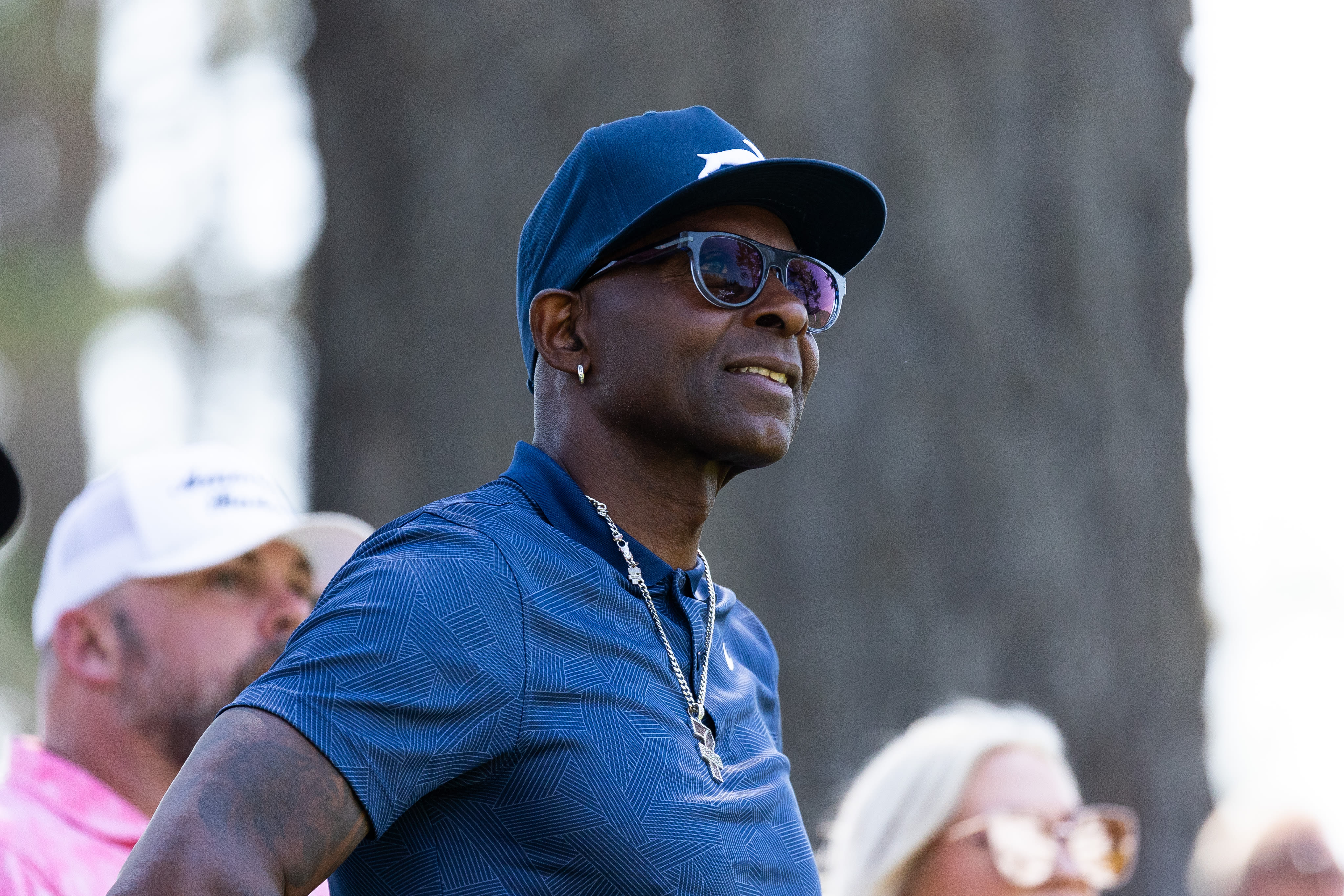 Jerry Rice confronts reporters at celebrity golf tournament, threatening violence against them