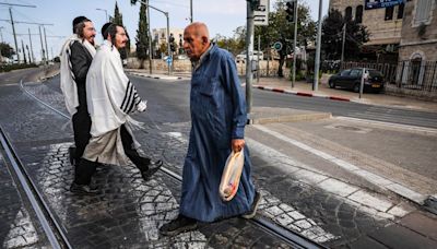 Olmert y Al Kidwa proponen el intercambio del 4,4% de Cisjordania con otros territorios de Israel como fórmula de paz