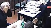 Violento asalto en Boedo: cuatro hombres armados entraron a una pizzería y golpearon a los clientes | Policiales