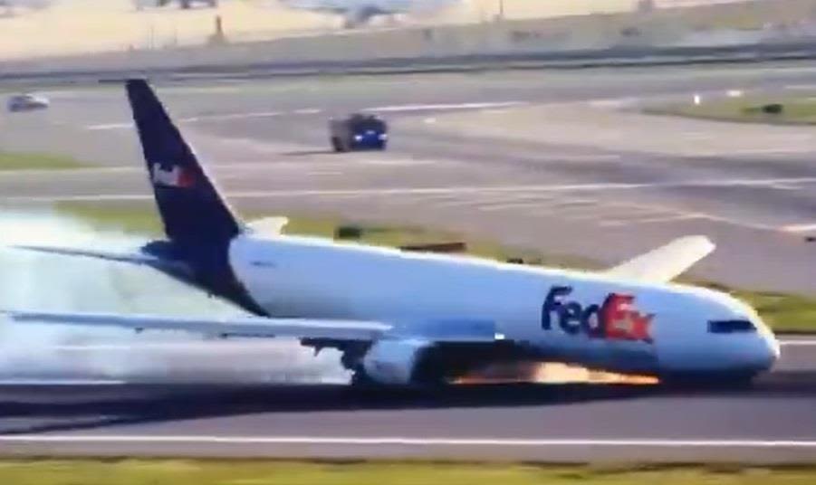 FedEx 767-300ER freighter lands with nose-gear retracted at Istanbul