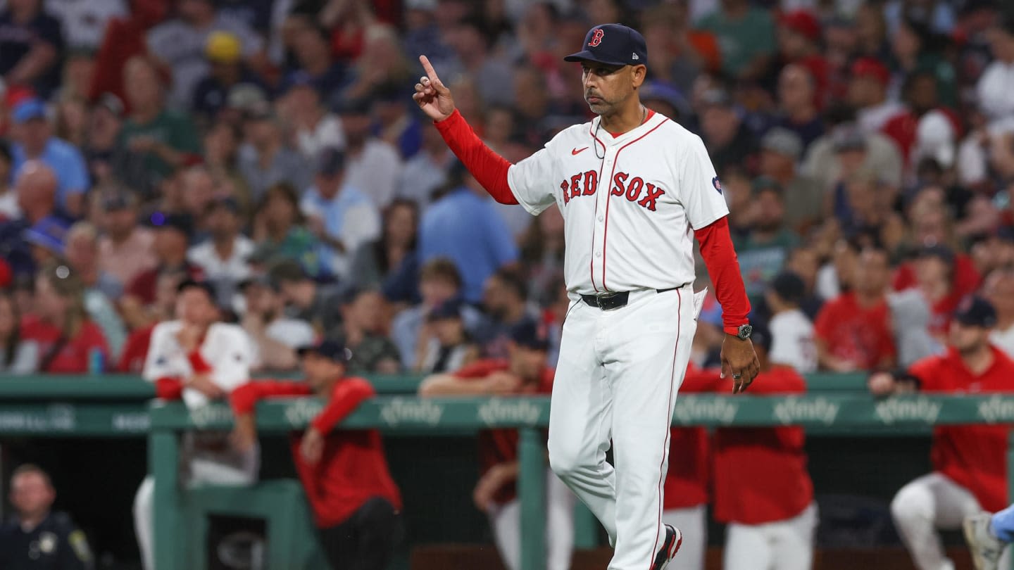 Red Sox Insider Details 'Nightmare Scenario' Of How Yankees Can Poach Alex Cora