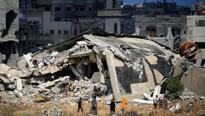 Gaza City's Shujaiya district heavily bombarded for fourth consecutive day