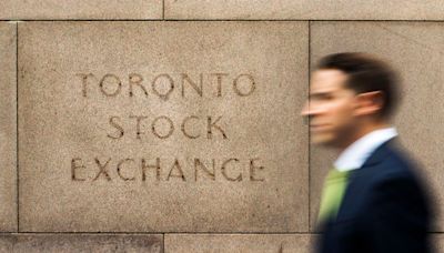 Toronto market ends lower but adds to weekly winning streak