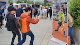 Entrenamiento de Nadal reúne a miles de aficionados en Roland Garros