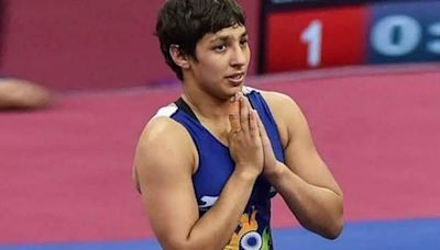 Olympics-bound Anshu faces shoulder injury scare