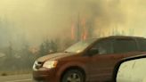 Incendios en Canadá: la desesperada huida de Yellowknife, con los incendios a apenas 15 kilómetros