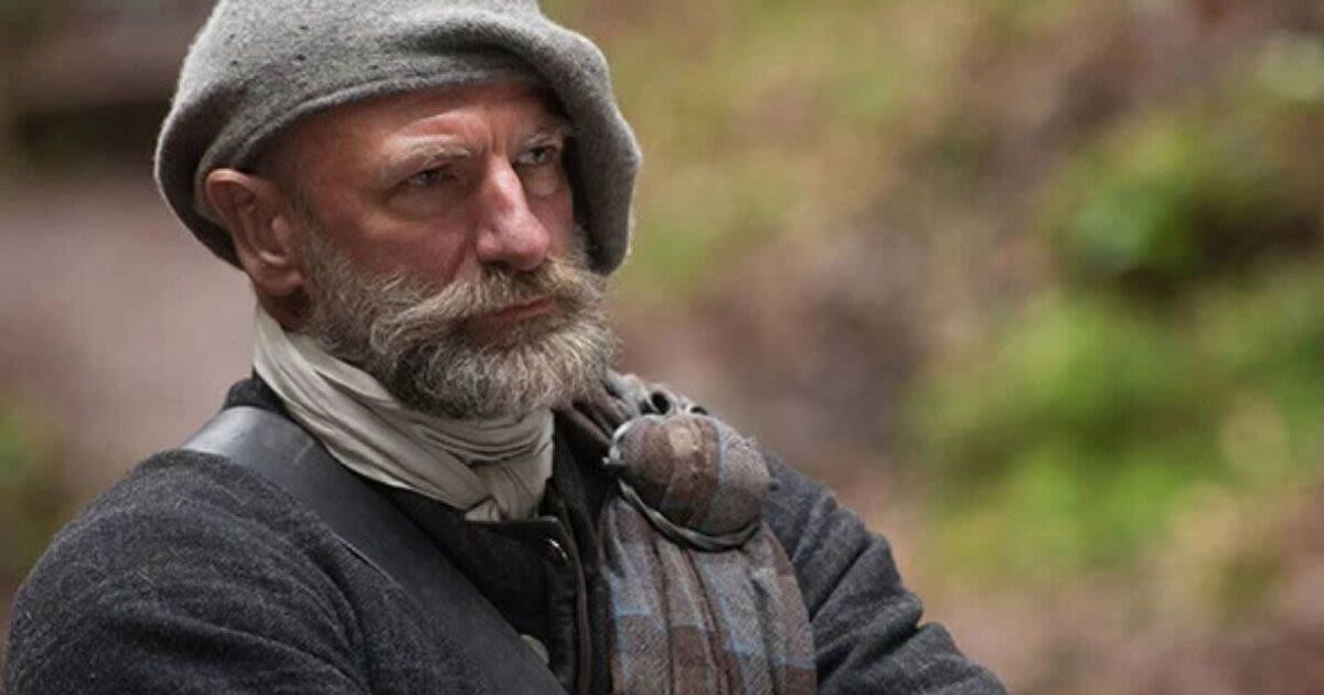 Outlander’s Graham McTavish unrecognisable in classic sitcom role 15 years ago